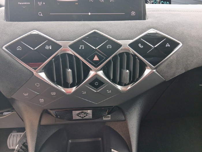 DS DS 3 PureTech 130 EAT8 Performance Line