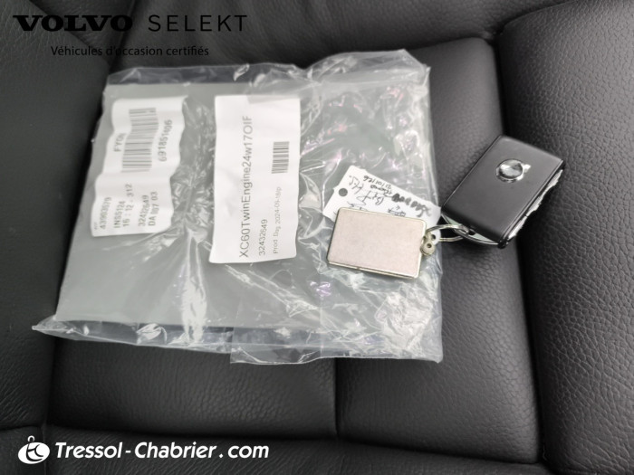 Volvo XC60 T8 AWD Hybride rechargeable 310 ch+145 ch Geartronic 8 Ultra Style Chrome