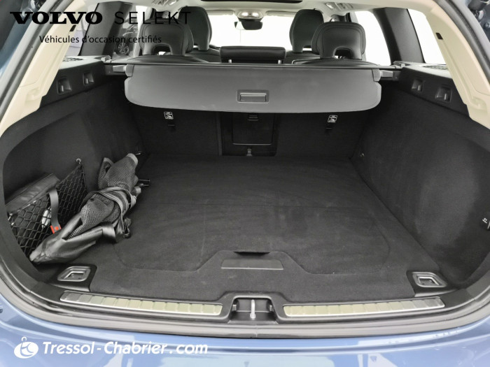 Volvo V60 Nouveau Micro hybride essence B4 197 ch DCT7 Ultra Style Dark