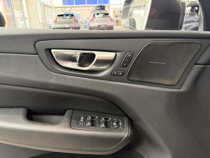 Volvo XC60 T6 AWD Hybride rechargeable 253 ch+145 ch Geartronic 8 Plus Style Chrome