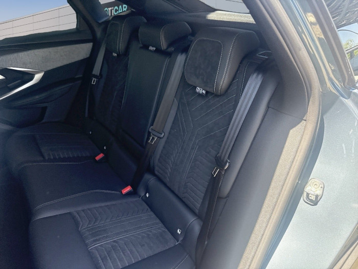 Peugeot 3008 Nouveau Hybrid 145 e-DCS6 GT