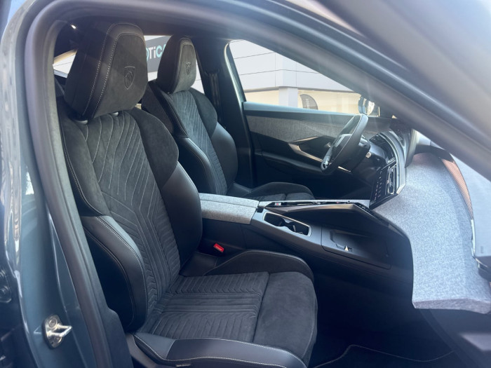 Peugeot 3008 Nouveau Hybrid 145 e-DCS6 GT