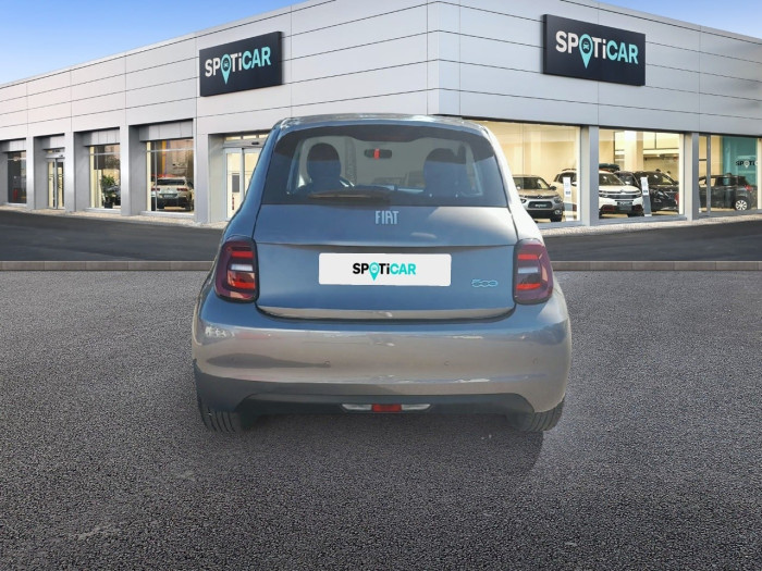 Fiat 500e BERLINE MY22 SERIE 1 STEP 2 500 e 95 ch Icône