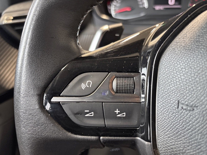 Peugeot 2008 PureTech 130 S&S EAT8 Style