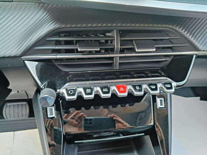 Peugeot 2008 BlueHDi 130 S&S EAT8 Allure