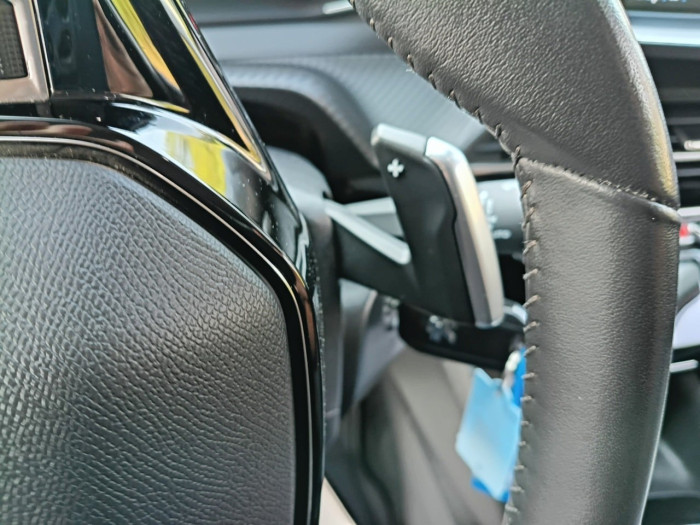 Peugeot 2008 BlueHDi 130 S&S EAT8 Allure