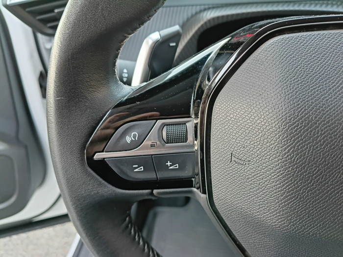 Peugeot 2008 BlueHDi 130 S&S EAT8 Allure