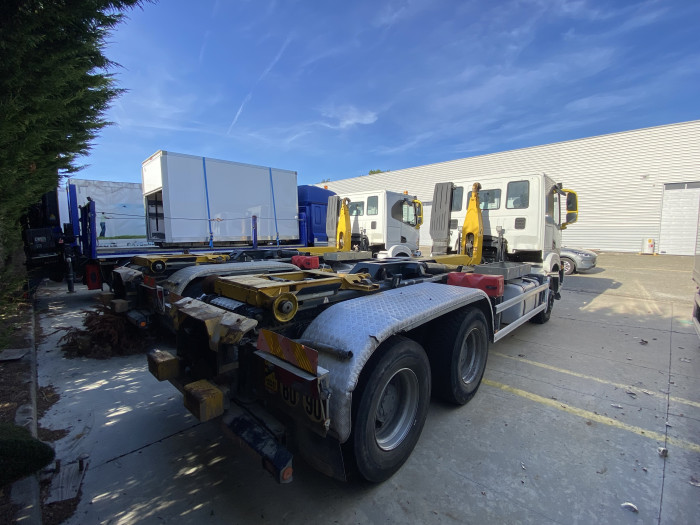 IVECO X-Way Nouveau 6X4 480CV POLYBENNE