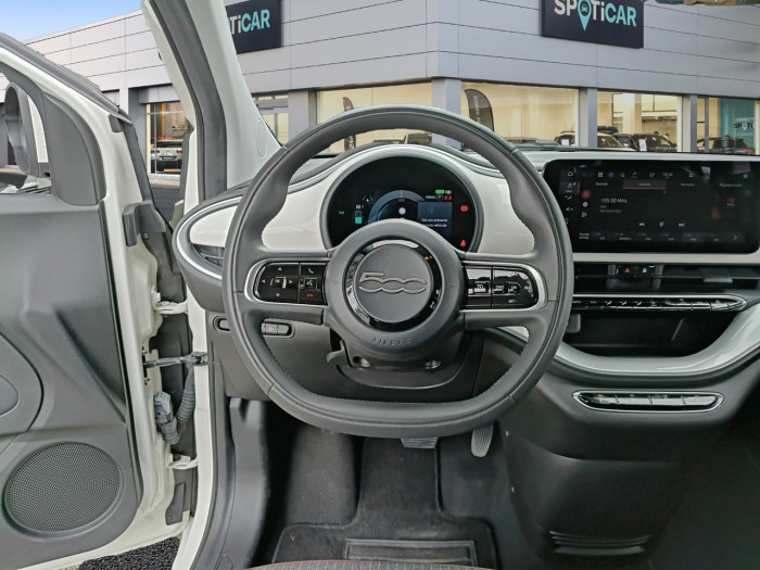 Fiat 500e 3+1 500 3+1 e 118 ch Icône