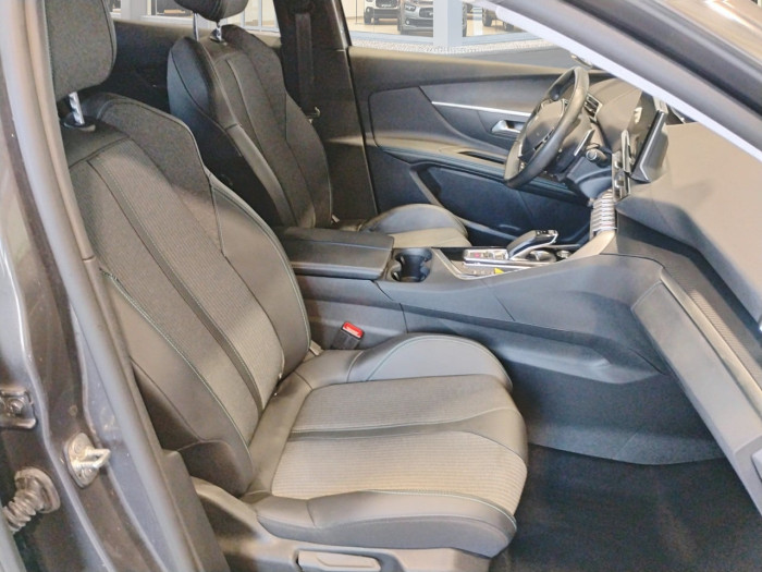 Peugeot 3008 Hybrid 225 e-EAT8 Allure