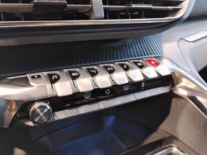 Peugeot 3008 Hybrid 225 e-EAT8 Allure