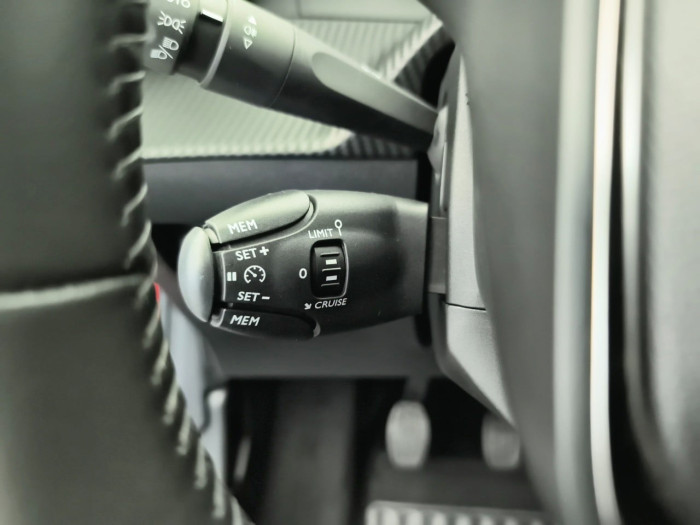 Peugeot 208 PureTech 100 S&S BVM6 Allure