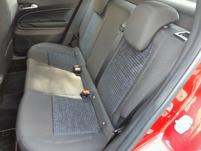 Alfa Romeo JUNIOR 1.2 Ibrida 136 ch eDCT6 Techno