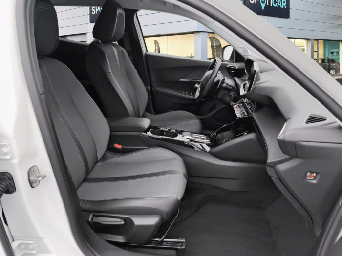 Peugeot 2008 PureTech 130 S&S EAT8 Allure