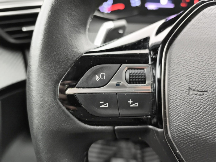 Peugeot 2008 PureTech 130 S&S EAT8 Allure