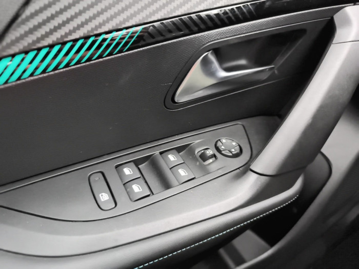 Peugeot 2008 PureTech 130 S&S EAT8 Allure
