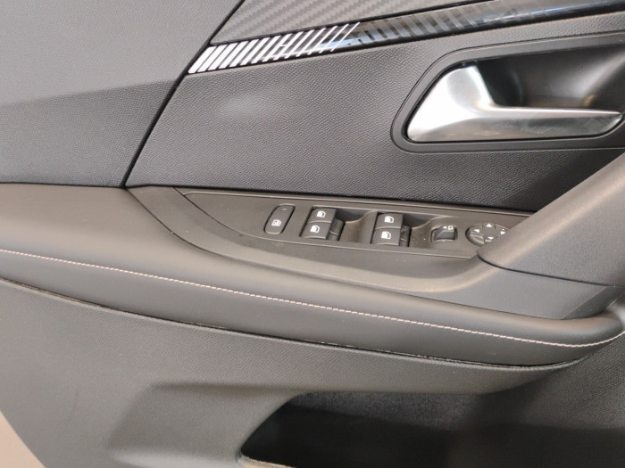 Peugeot 2008 PureTech 100 S&S BVM6 Allure