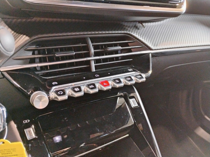 Peugeot 2008 PureTech 100 S&S BVM6 Allure