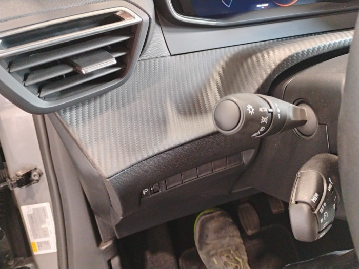 Peugeot 2008 PureTech 100 S&S BVM6 Allure