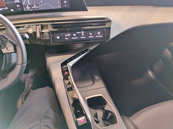 Peugeot 3008 Hybrid 136 e-DCS6 Allure