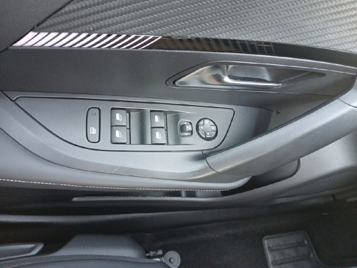 Peugeot 2008 PureTech 100 S&S BVM6 Allure