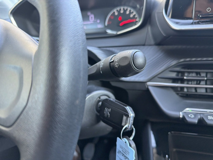 Peugeot 208 PureTech 75 S&S BVM5 Like