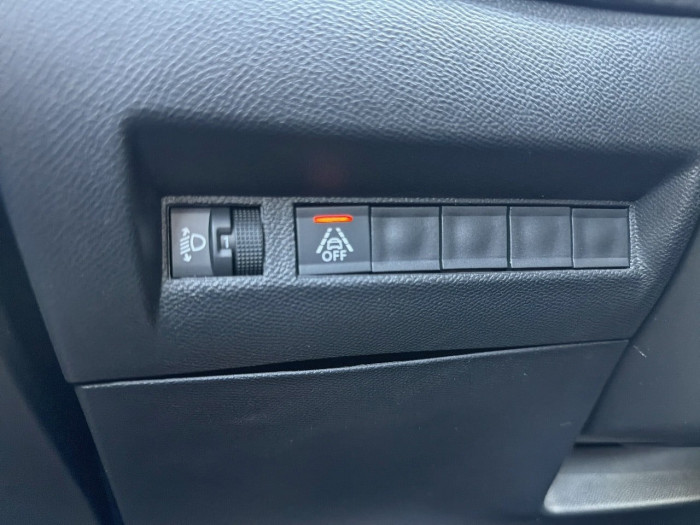 Peugeot 208 PureTech 75 S&S BVM5 Like