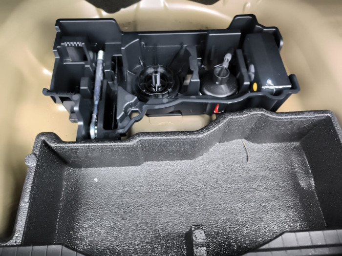 Peugeot 2008 Hybrid 136 e-DCS6 Allure