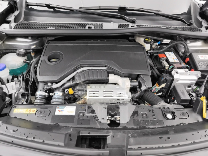 Peugeot 2008 Hybrid 136 e-DCS6 Allure