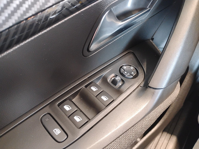 Peugeot 2008 Hybrid 136 e-DCS6 Style