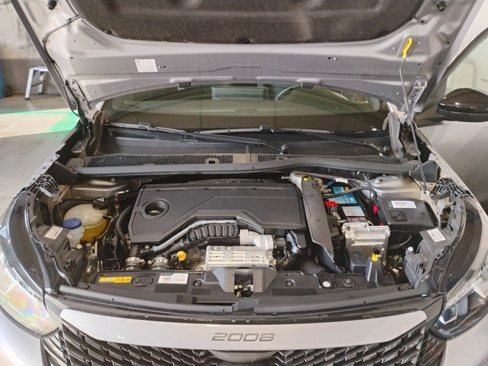 Peugeot 2008 Hybrid 136 e-DCS6 Style