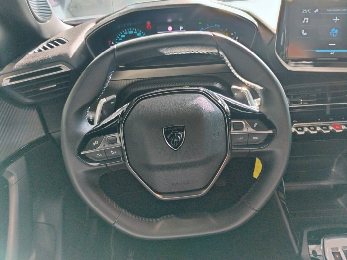 Peugeot 2008 Hybrid 136 e-DCS6 Style