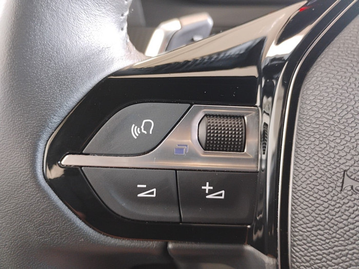 Peugeot 2008 Hybrid 136 e-DCS6 Style