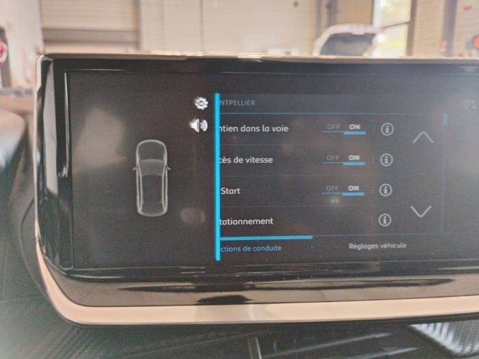 Peugeot 2008 Hybrid 136 e-DCS6 Style