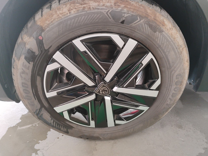 Peugeot 2008 Hybrid 136 e-DCS6 Style