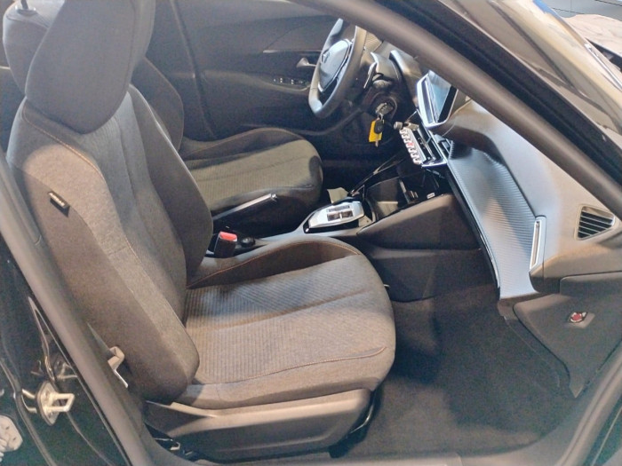 Peugeot 2008 Hybrid 136 e-DCS6 Style