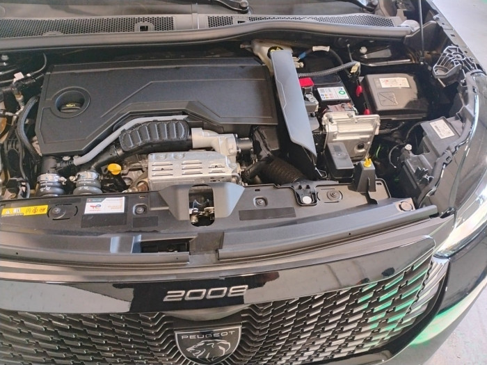 Peugeot 2008 Hybrid 136 e-DCS6 Style