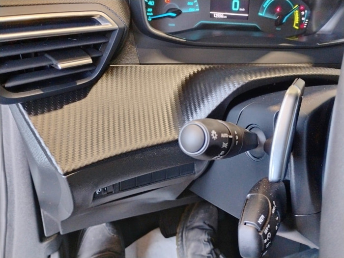Peugeot 2008 Hybrid 136 e-DCS6 Style