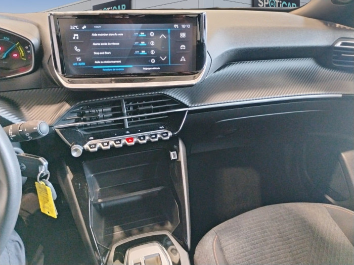 Peugeot 2008 Hybrid 136 e-DCS6 Style