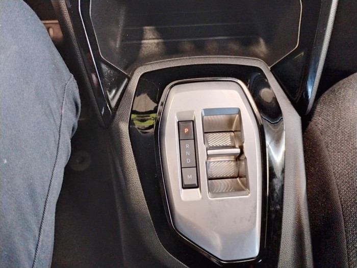 Peugeot 2008 Hybrid 136 e-DCS6 Style