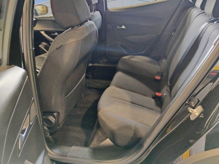 Peugeot 2008 Hybrid 136 e-DCS6 Style