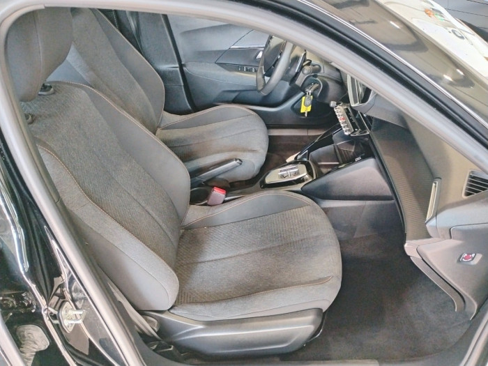 Peugeot 2008 Hybrid 136 e-DCS6 Style