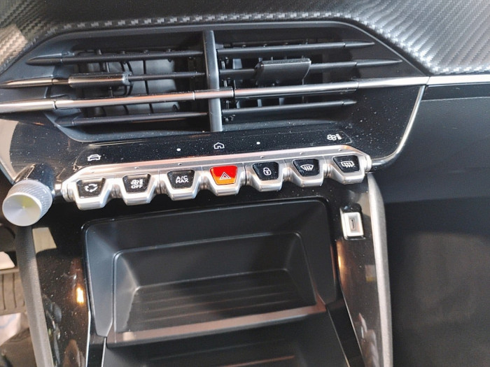 Peugeot 2008 Hybrid 136 e-DCS6 Style