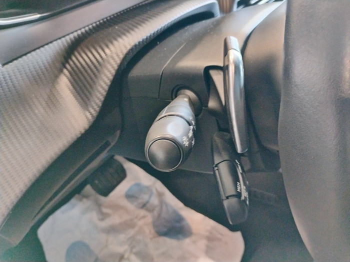 Peugeot 2008 Hybrid 136 e-DCS6 Style