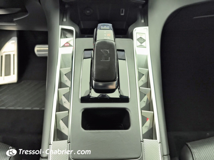 DS DS7 CROSSBACK Hybride E-Tense 300 EAT8 4x4 Louvre