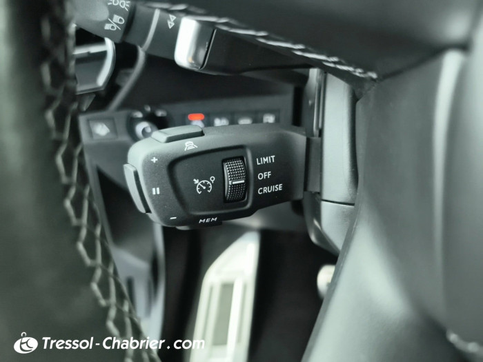 DS DS7 CROSSBACK Hybride E-Tense 300 EAT8 4x4 Louvre