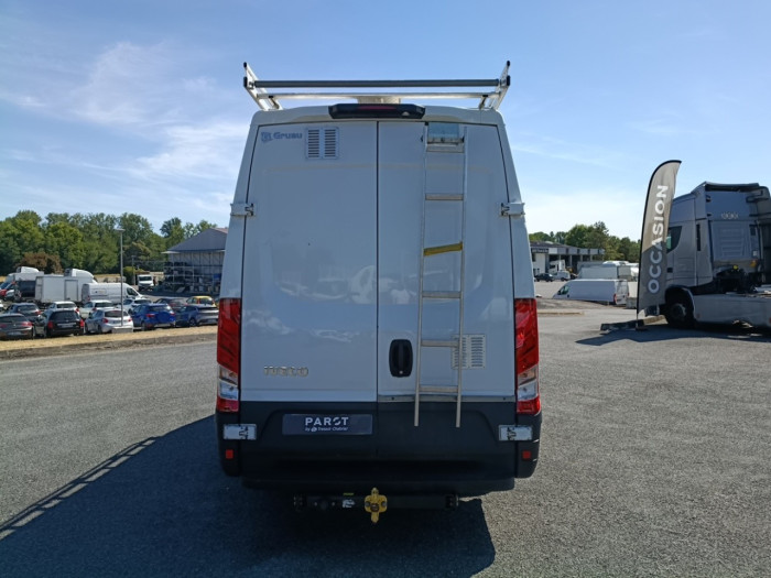 IVECO Daily 35S Fg 35S18H V12