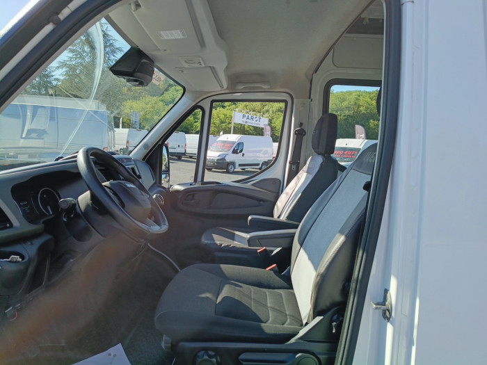 IVECO Daily 35S Fg 35S18H V12
