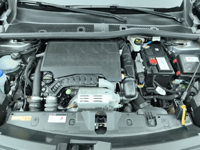 Peugeot 2008 PureTech 130 S&S EAT8 GT