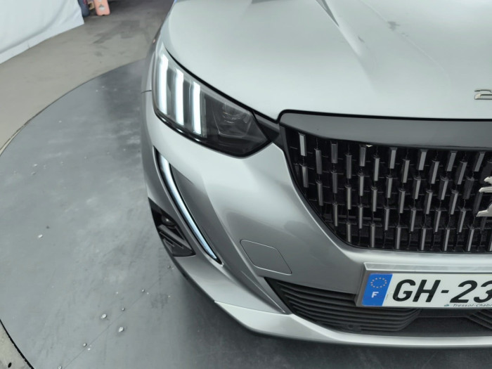 Peugeot 2008 PureTech 130 S&S EAT8 GT